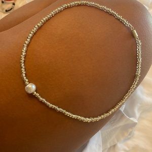 beaded chocker with pearl